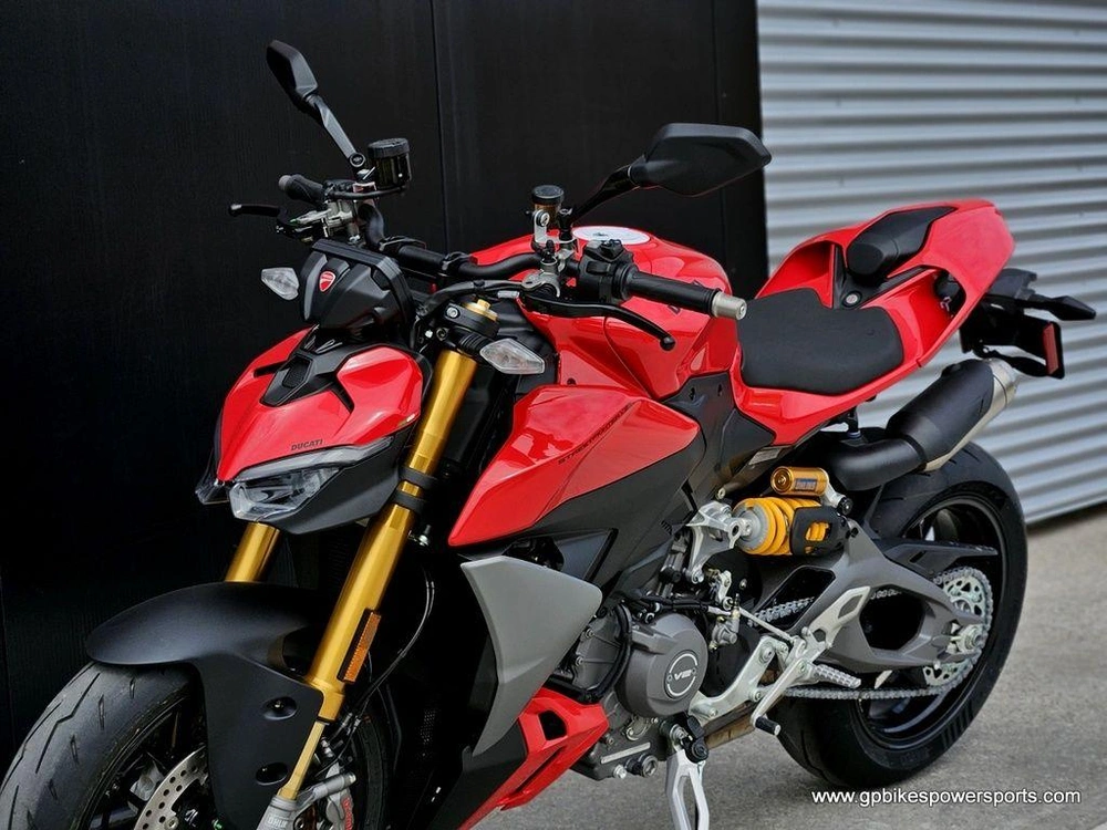 2026 Ducati Streetfighter V2 S Red
