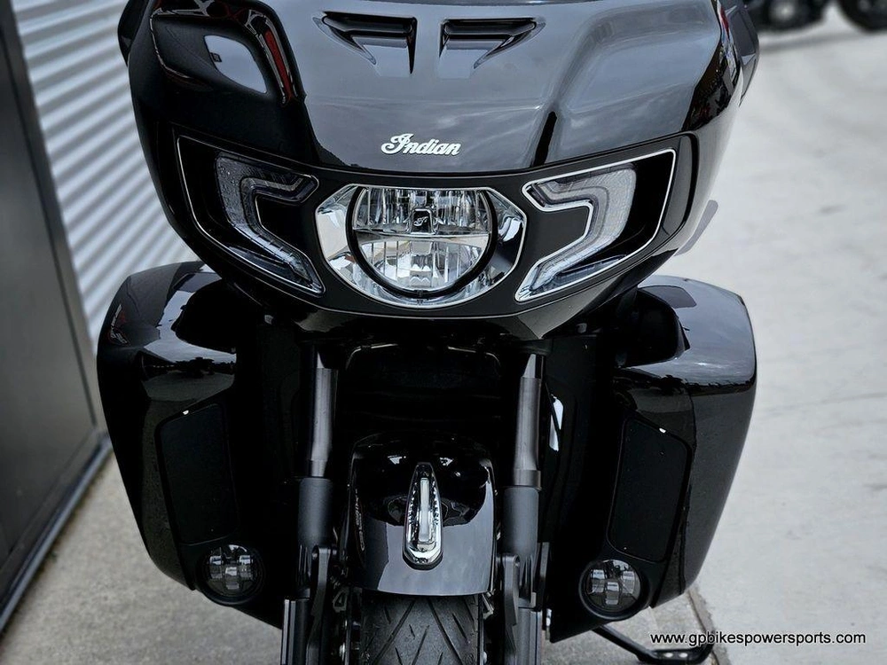 2022 Indian Motorcycle Pursuit Limited With Premium Package Black Metallic