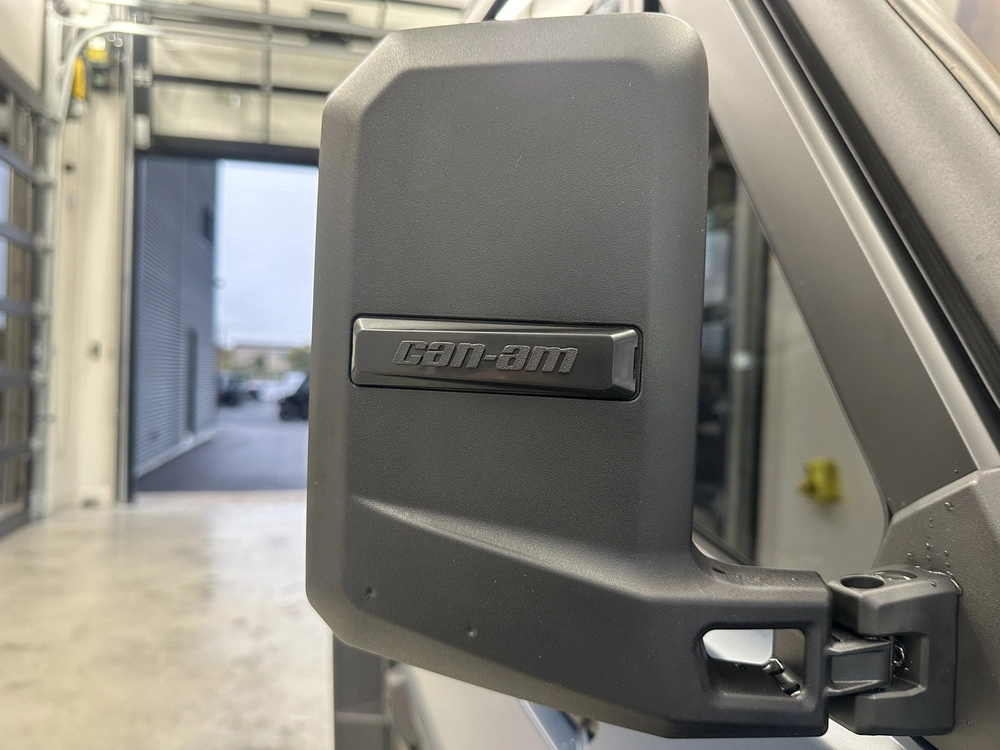 2027 Can-am Defender Limited Cab Hd11 alt