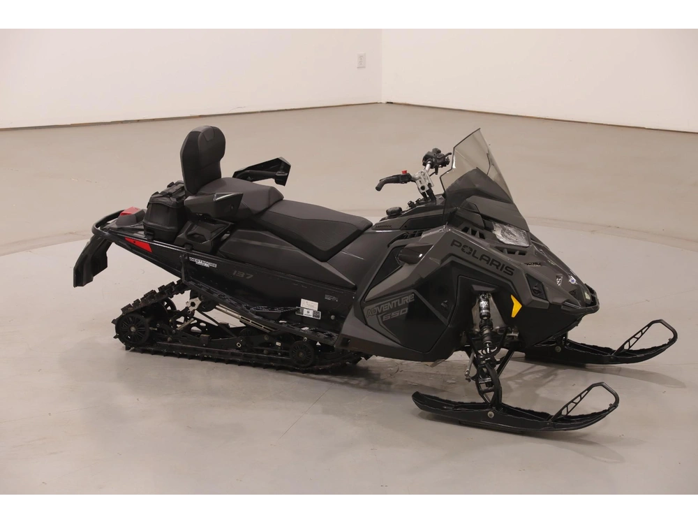 2025 Polaris 650 Indy Adventure 137 alt