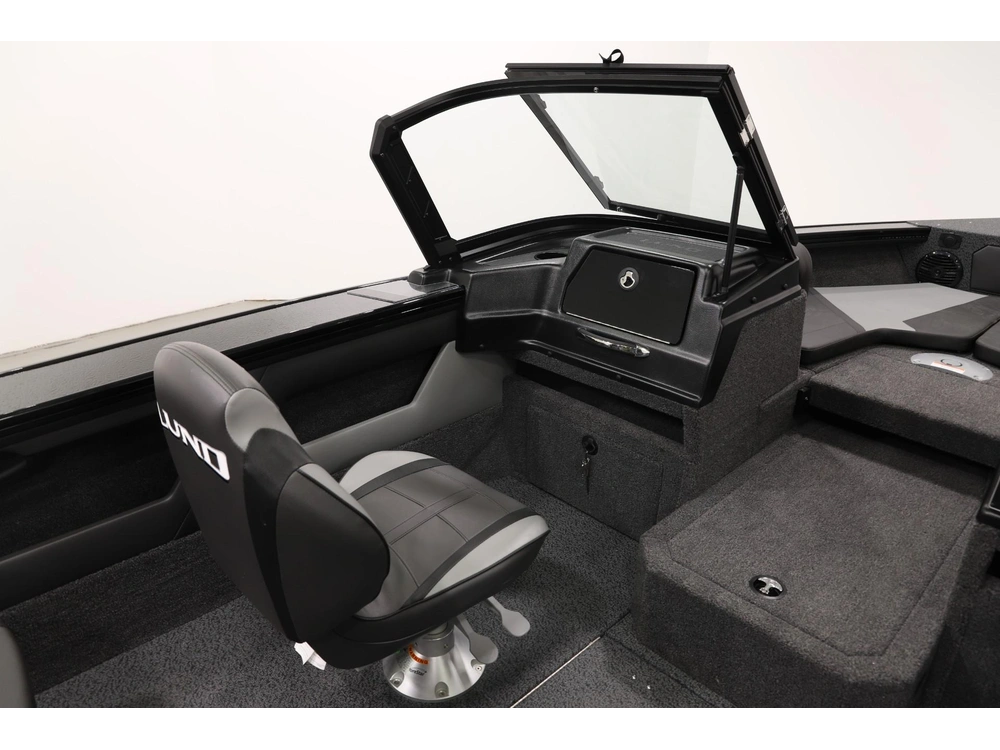 2026 Lund Boat Co 1875 Crossover Xs alt