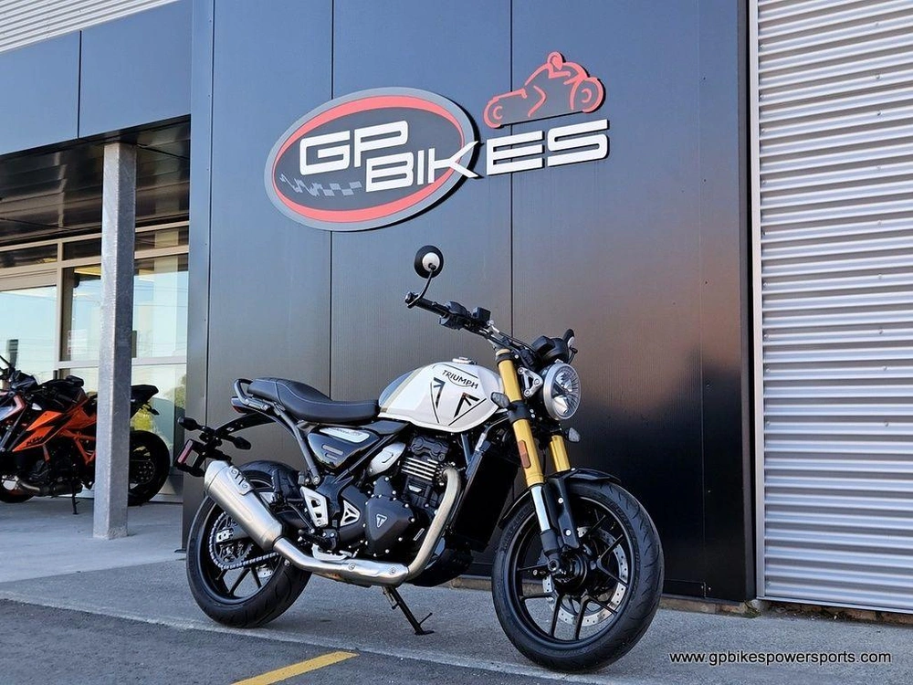 2026 Triumph Speed 400 Pearl Metallic White