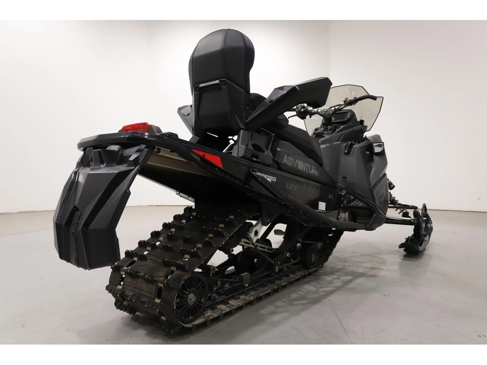 2024 Polaris 650 Indy Adventure 137 alt