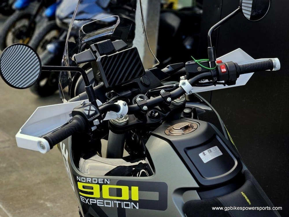 2025 Husqvarna Norden 901 Expedition