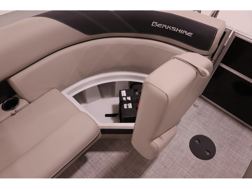 2023 Berkshire 22' Radius Pontoon W/ 90hp - Easy Financing alt