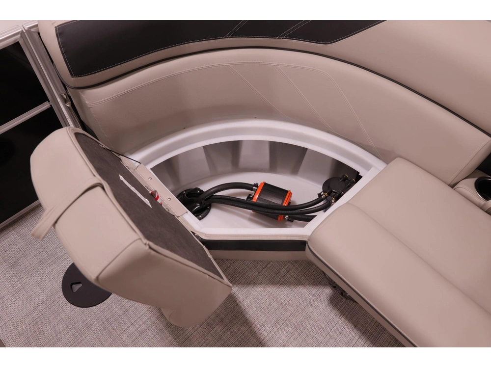 2023 Berkshire 22' Radius Pontoon W/ 90hp - Easy Financing alt