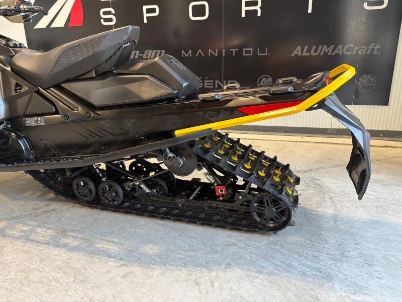 Ski-doo Mxz X-rs 137 850 E-tec Ice Ripper Xt 1.5'' E.s. W/ Smart-shox W/ 10.25'' Touchscreen 2026