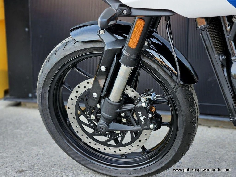 2026 Triumph Thruxton 400 White/grey