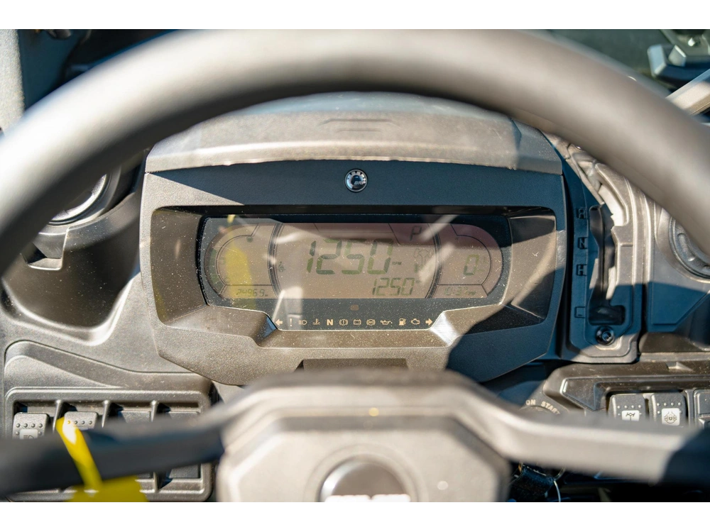 2022 Can-am Defender Limited Cab Hd10