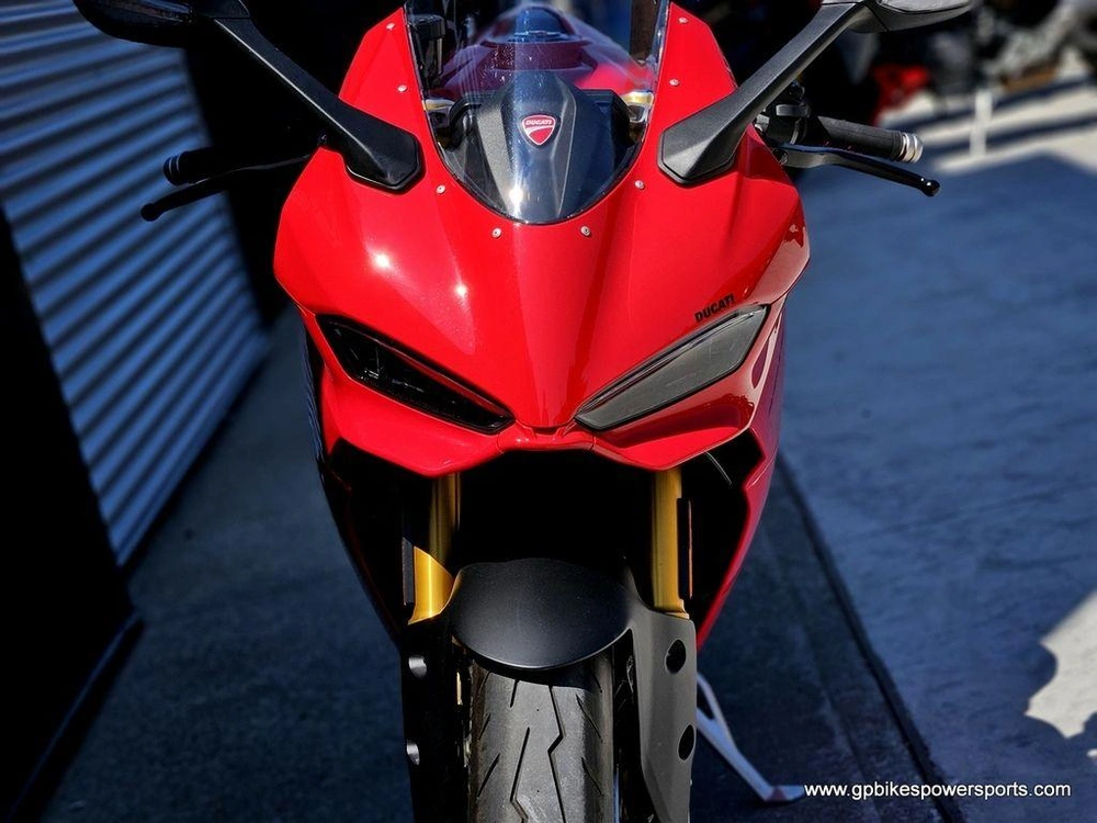 2025 Ducati Panigale V2 S