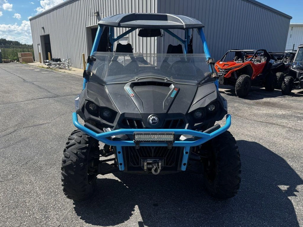 2019 Can-am Commander™ Xt™ 1000r Carbon Black & Octane Blue