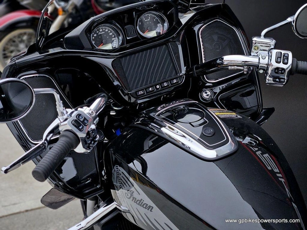 2026 Indian Motorcycle Challenger® Limited Black Metallic