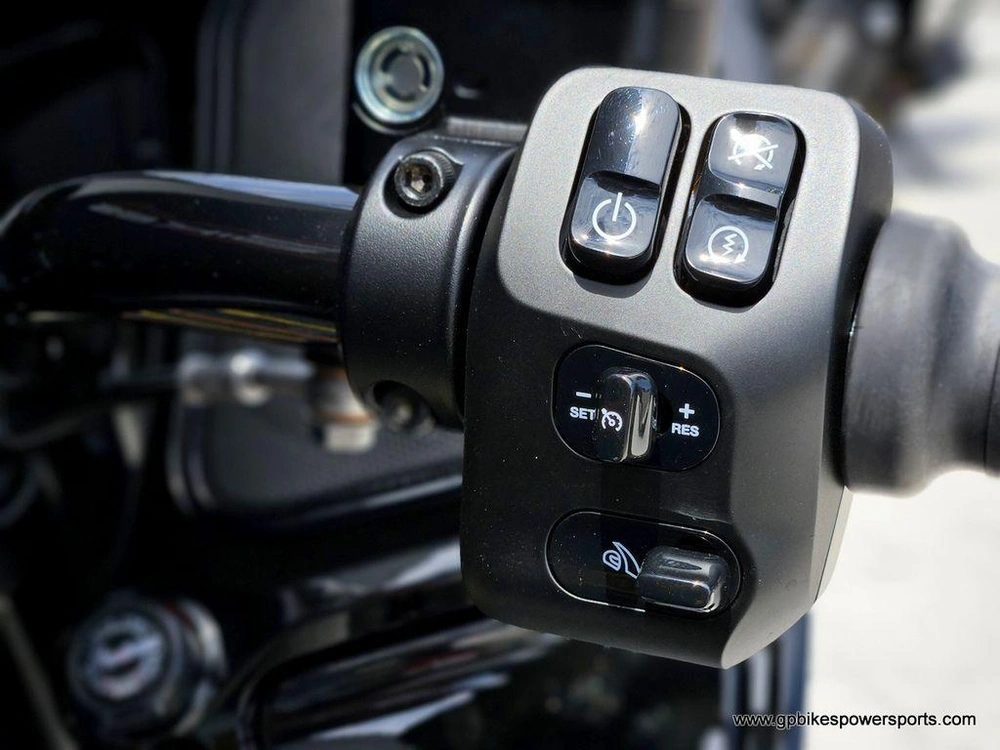 2026 Indian Motorcycle Challenger® Dark Horse® Black Smoke