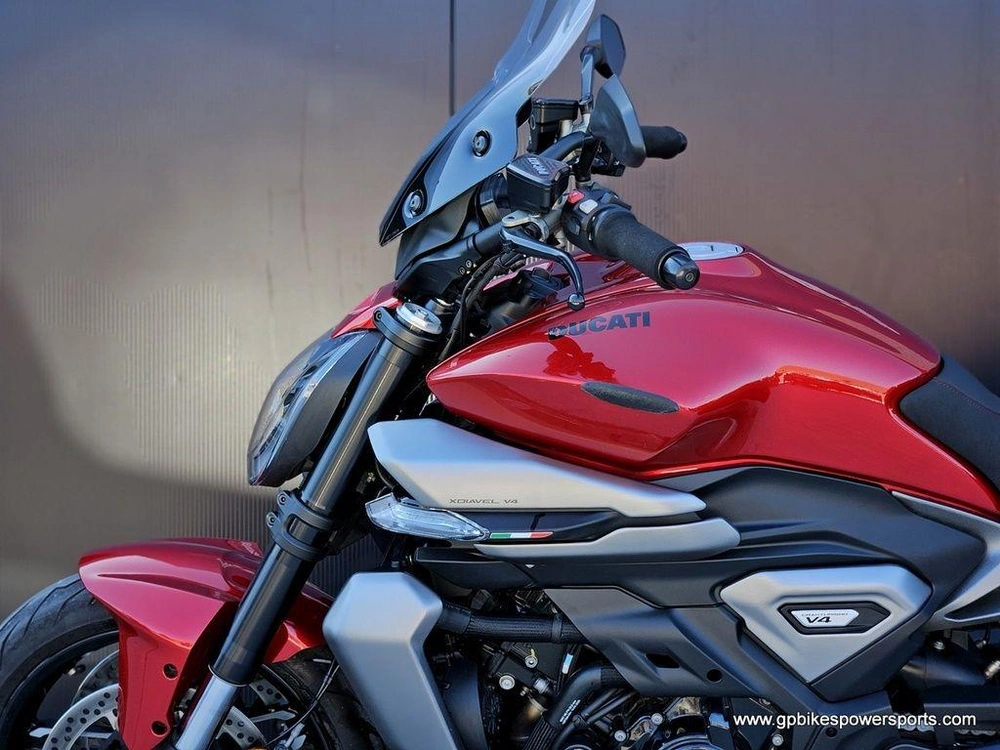 2026 Ducati Xdiavel V4 Burning Red