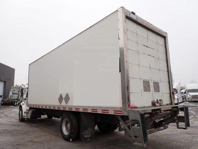 Freightliner M2106 2019