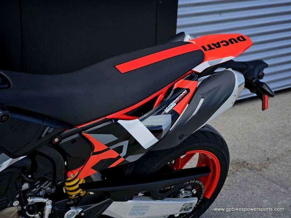 2025 Ducati Hypermotard 698 Mono Rve Graffiti