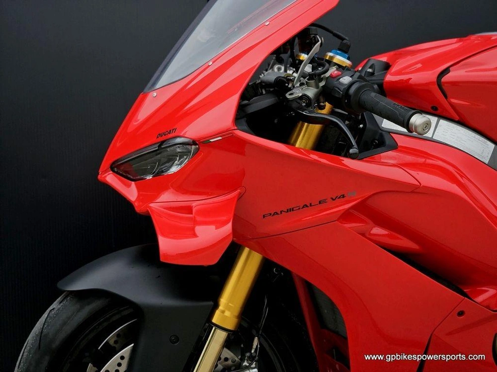 2025 Ducati Panigale V4 S Ducati Red
