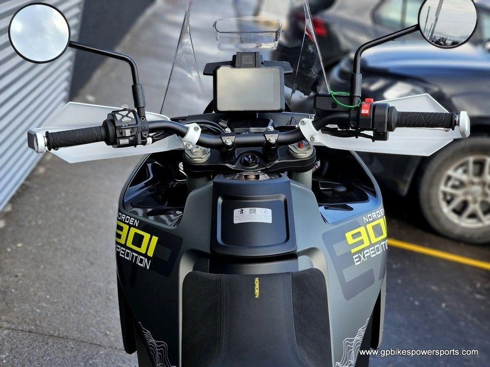 2025 Husqvarna Norden 901 Expedition