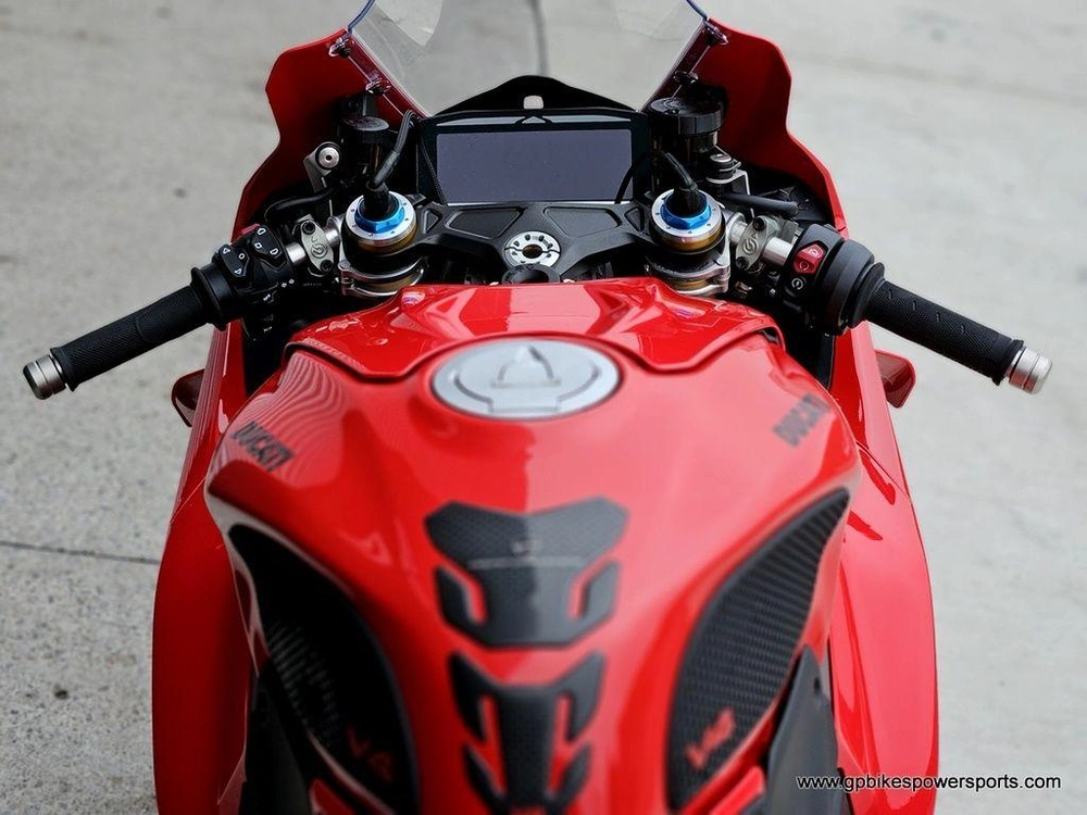 2025 Ducati Panigale V4 S Ducati Red