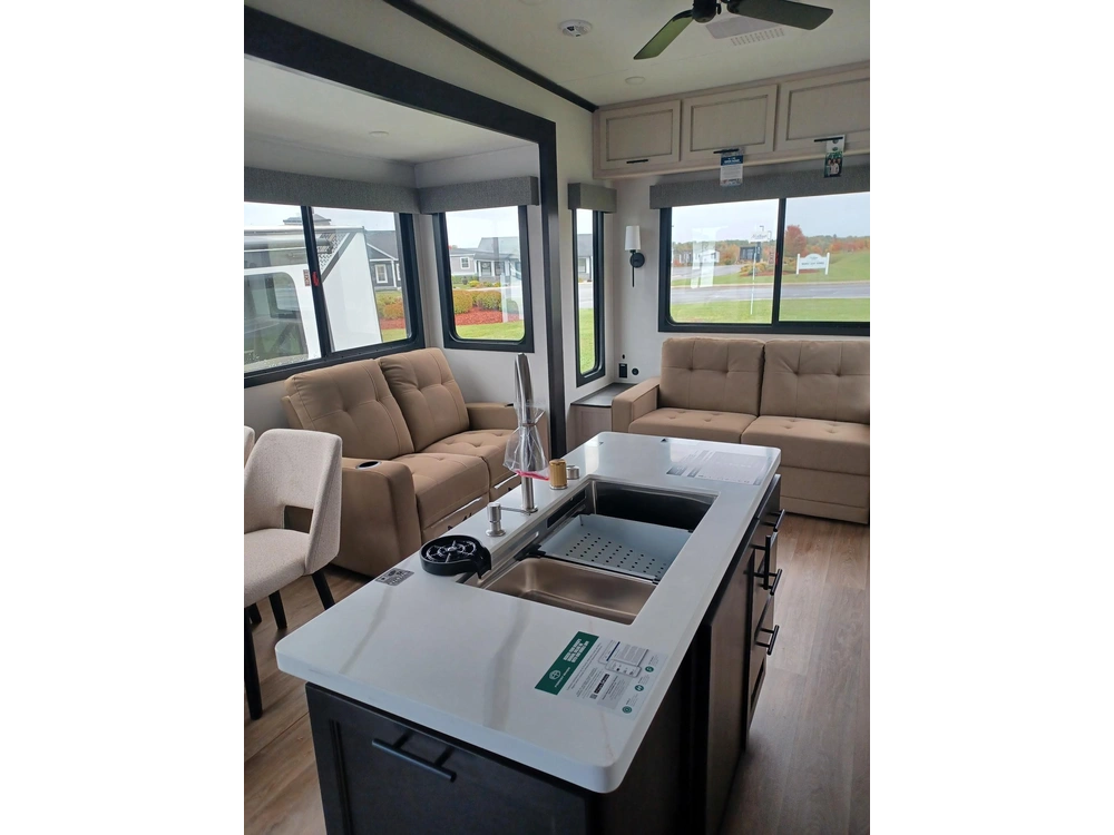 2027 Forest River Sabre 36 Flx alt