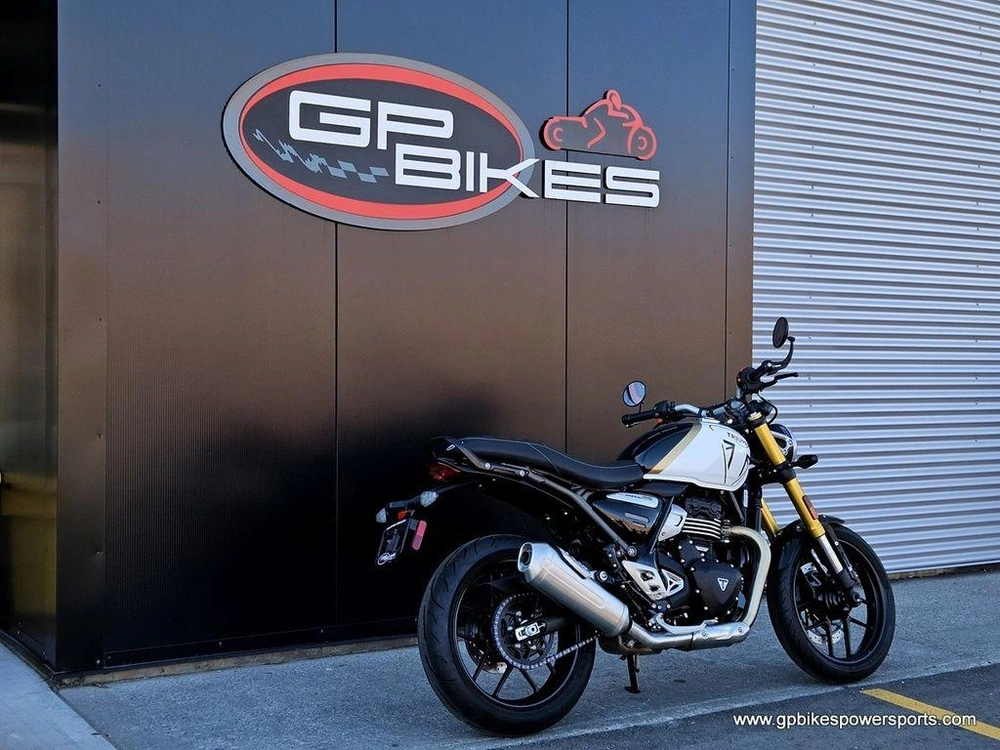 2026 Triumph Speed 400 Pearl Metallic White