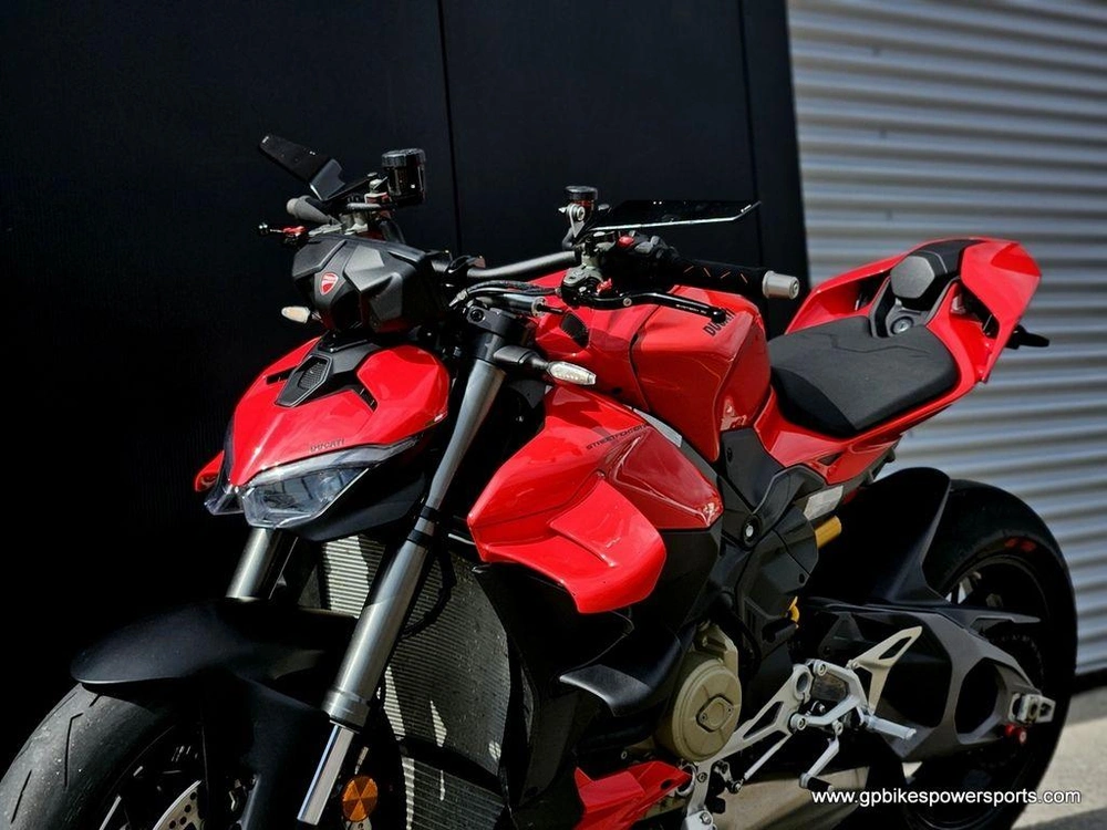 2025 Ducati Streetfighter V4 Ducati Red