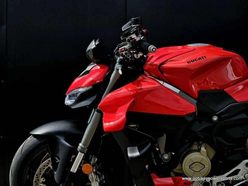 2025 Ducati Streetfighter V4 Ducati Red