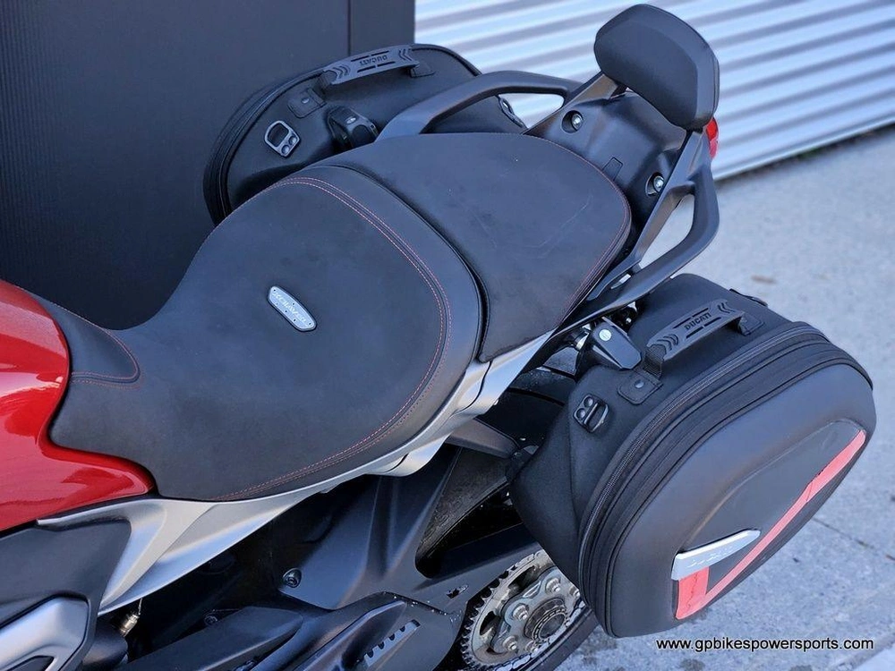 2026 Ducati Xdiavel V4 Burning Red