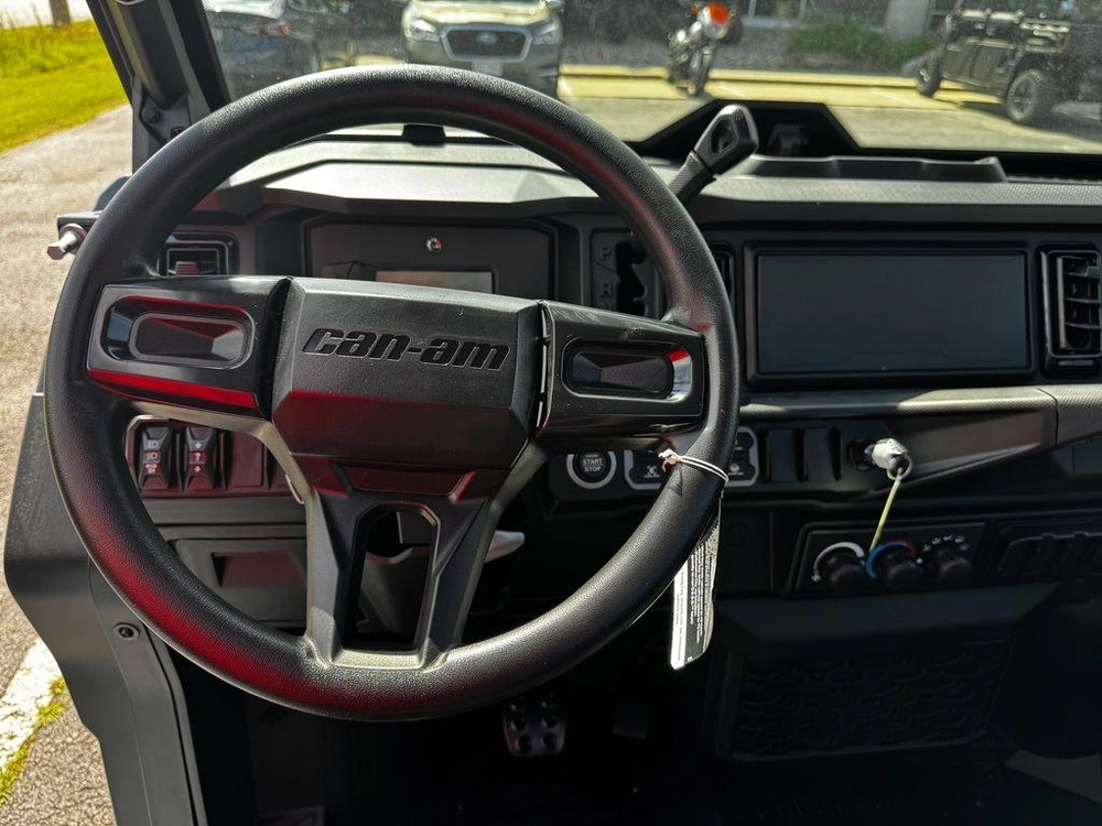 2026 Can-am Defender Xt Cab Hd11