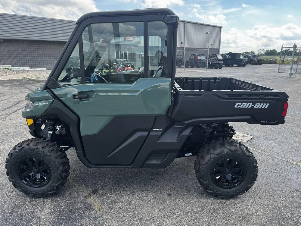 2026 Can-am Defender Dps Cab Hd9 Compass Green