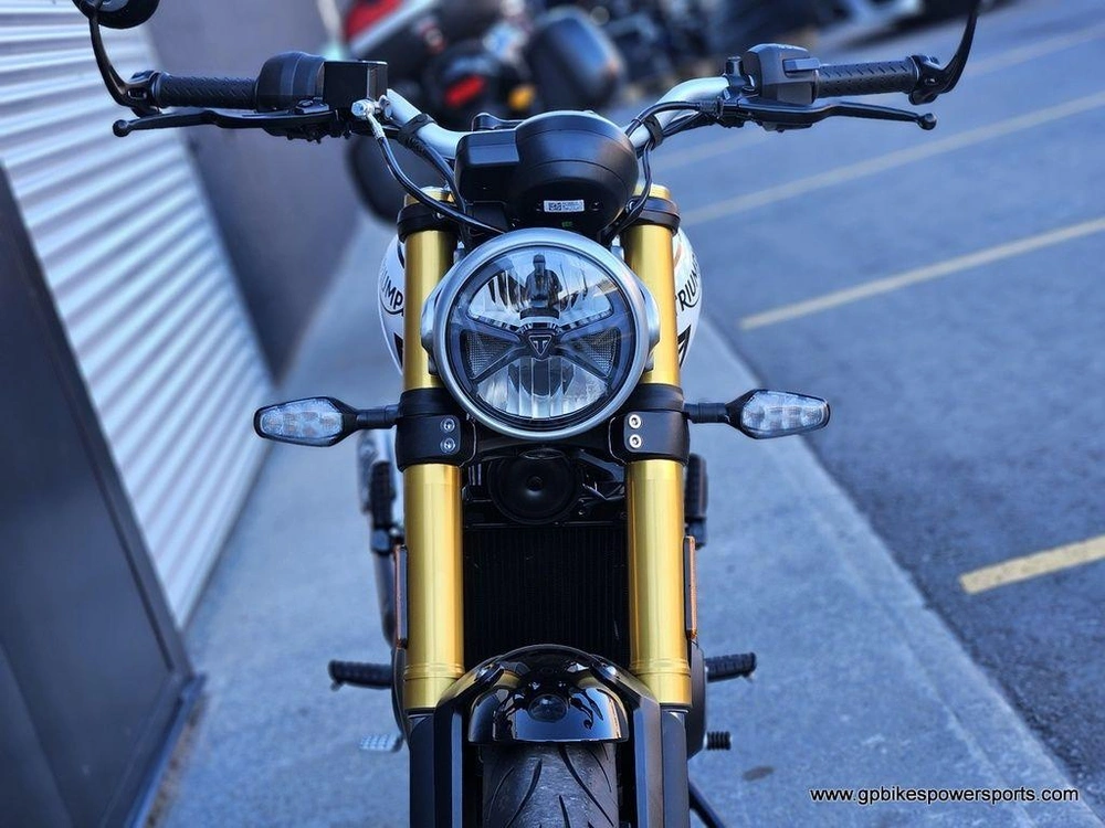 2026 Triumph Speed 400 Pearl Metallic White