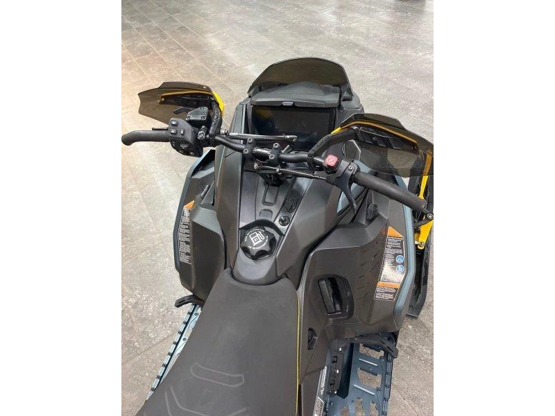 Ski-doo Mxz X-rs W/ Competition Pkg 850 E-tec Turbo R Ripsaw Ii 2-ply 1.25'' Shot W/ 10.25'' Touchscreen 2026
