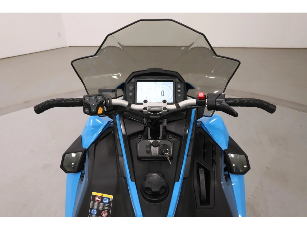 2024 Polaris 650 Indy Adventure 137 - Only 7 Miles alt