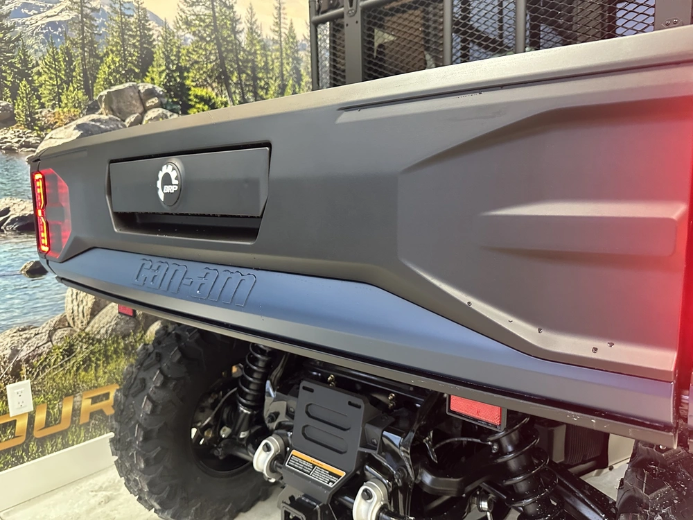 2027 Can-am Defender Limited Cab Hd11 alt