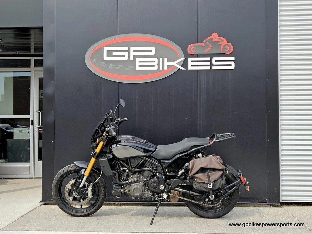 2019 Indian Motorcycle Ftr™ 1200 S Titanium Metallic Over Thunder Black Pearl