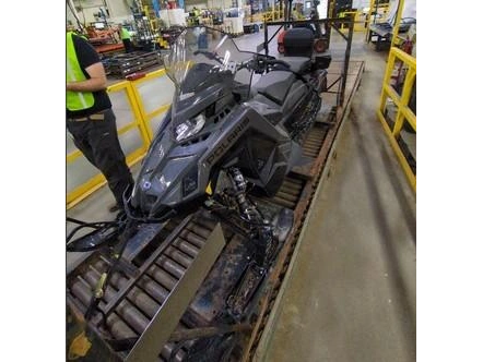 2024 Polaris 650 Indy Adventure 137 alt