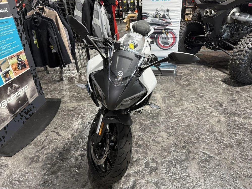 2026 Cfmoto 300ss