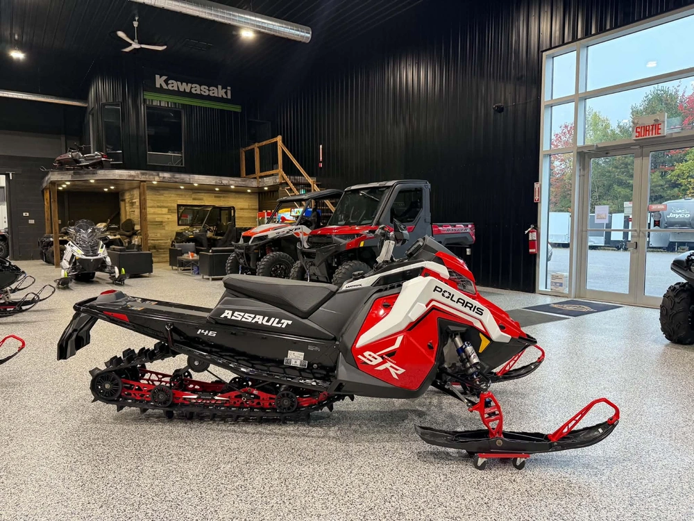 2027 Polaris Switchback Assault alt