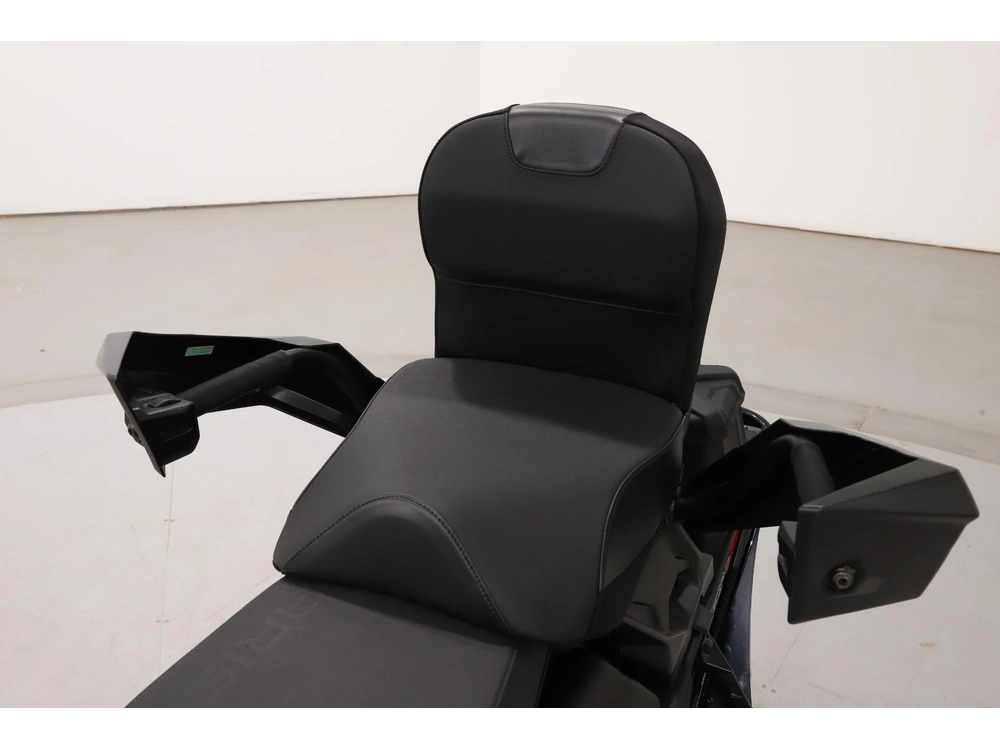 2025 Polaris Prostar S4 Indy Adventure 137 alt