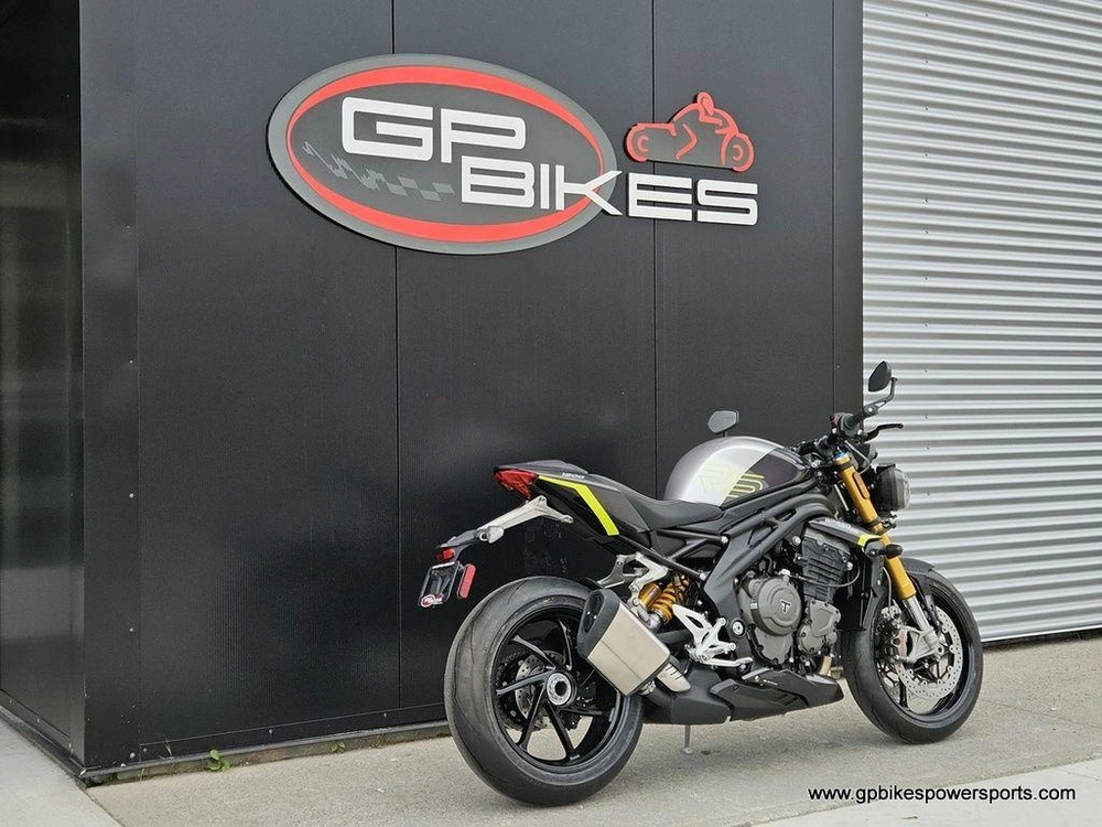2026 Triumph Speed Triple 1200 Rs Granite/triumph Racing Yellow