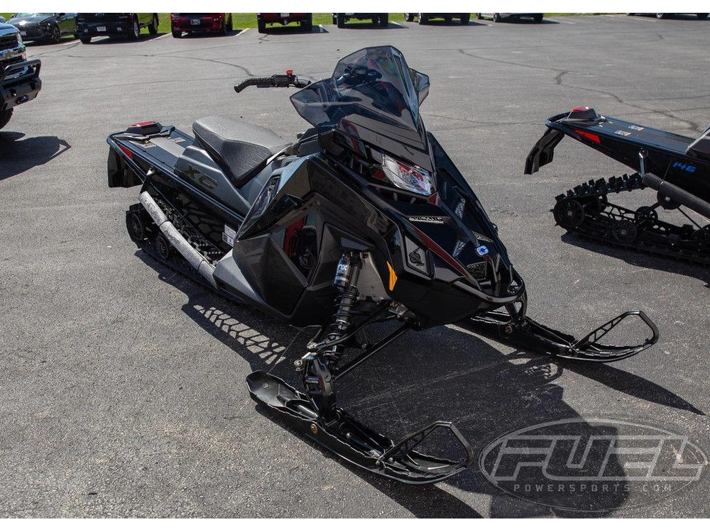2027 Polaris 850 Switchback Xc 146 1.6 7s Gloss Black alt