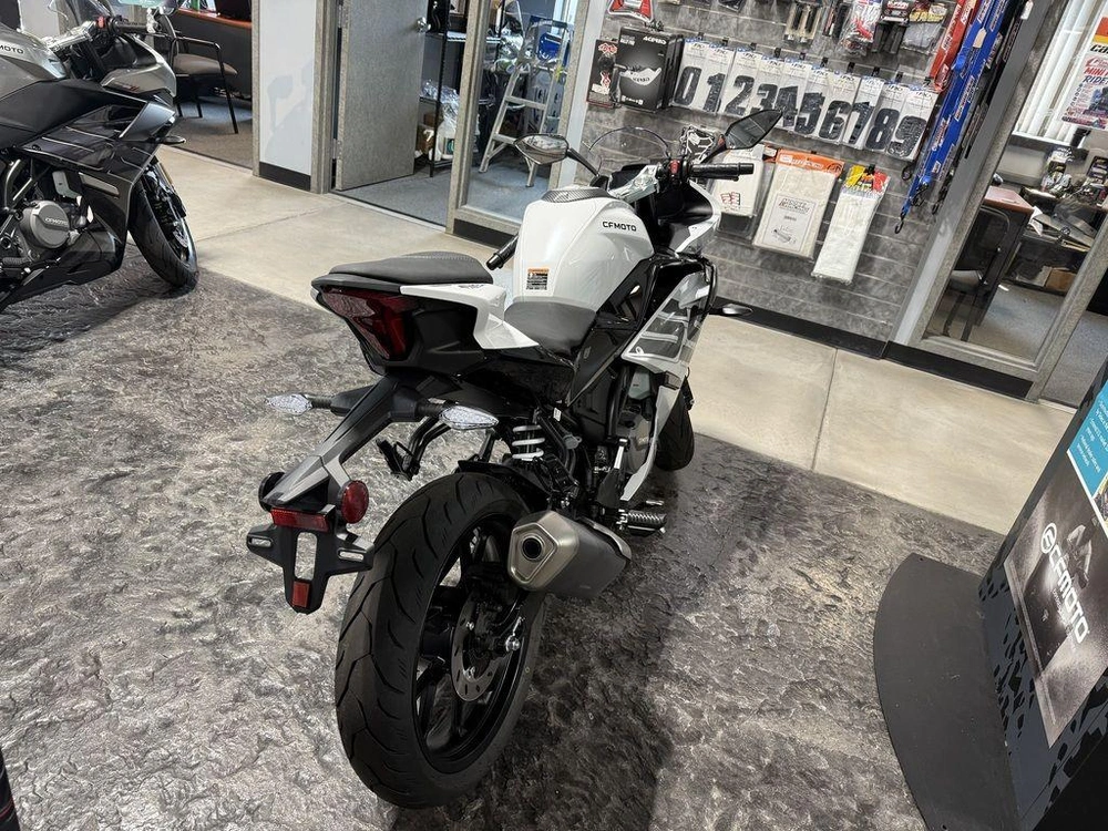 2026 Cfmoto 300ss