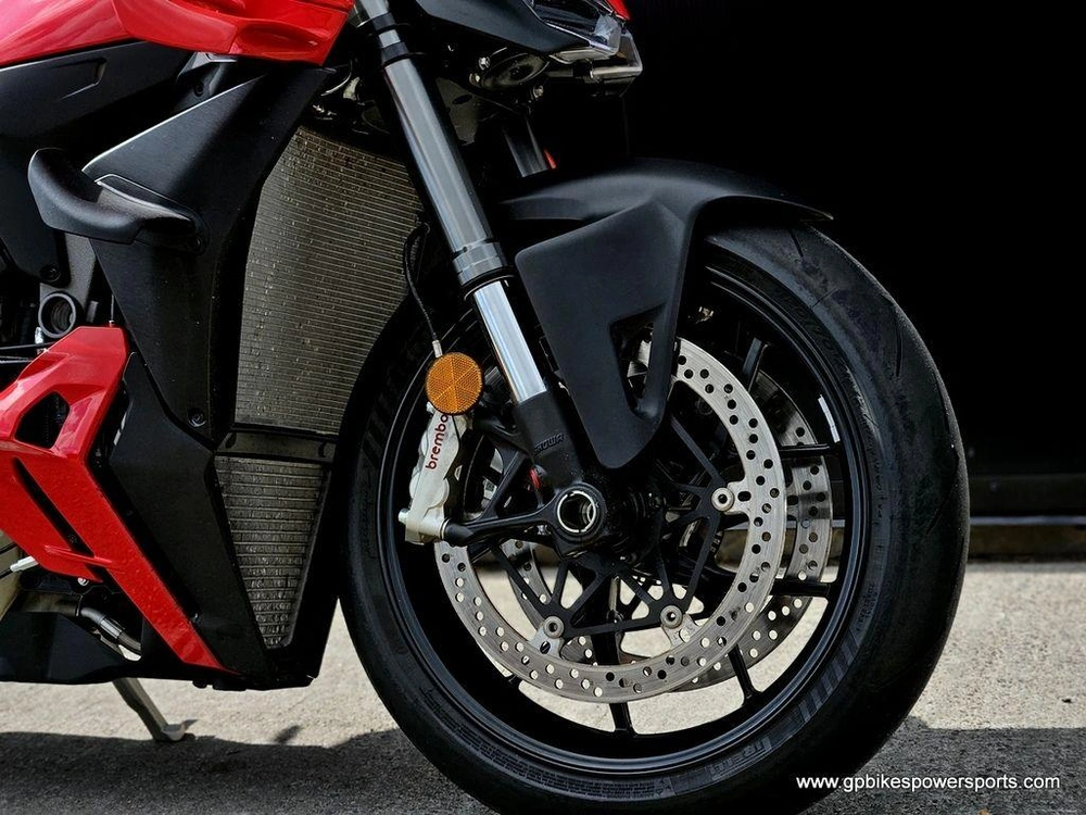 2025 Ducati Streetfighter V4 Ducati Red
