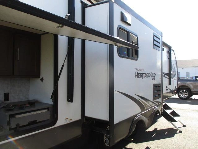 2020 Forest River Heritage Glen 300bh
