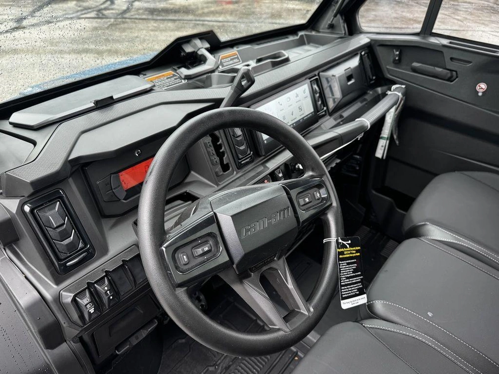 2026 Can-am Defender Limited Hd11