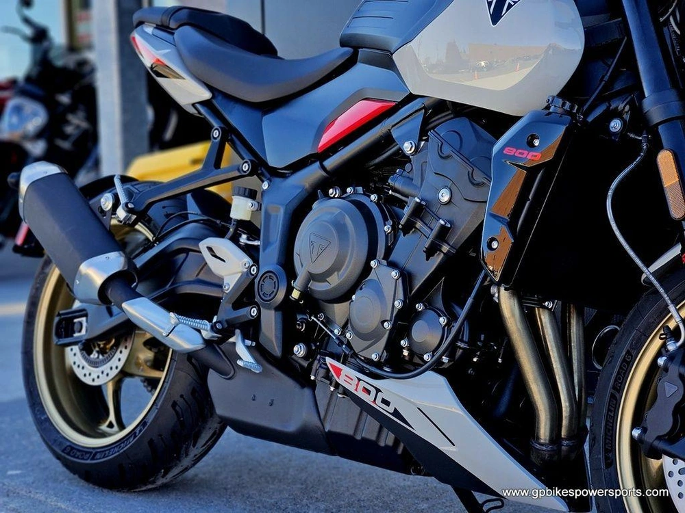 2026 Triumph Trident 800 Ash Grey