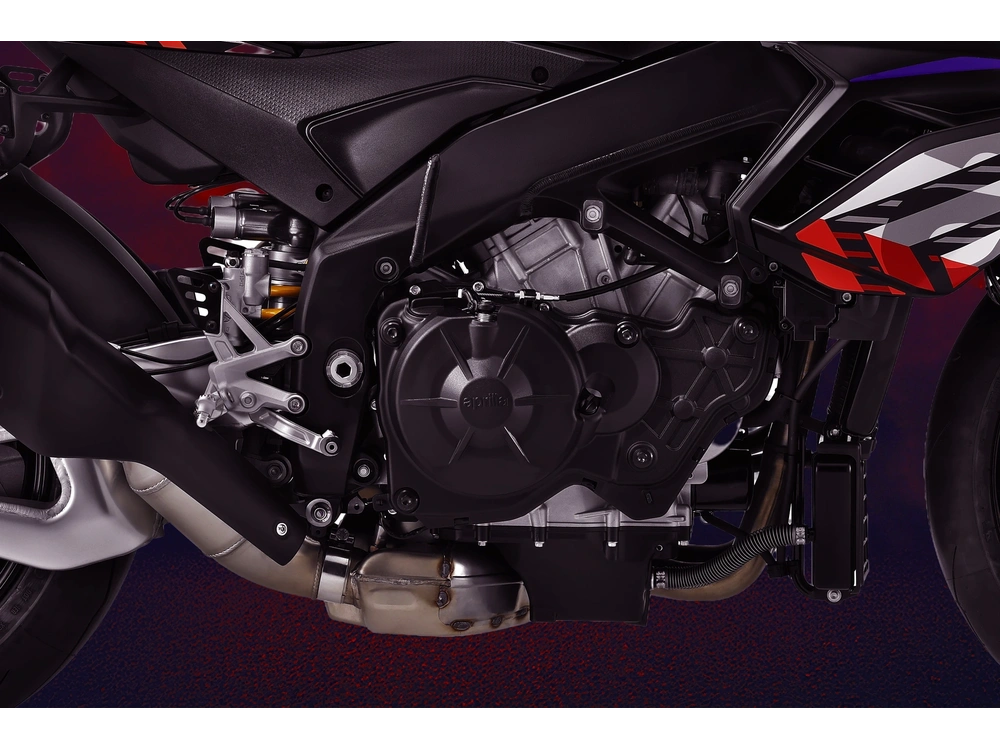 2027 Aprilia Tuono V4 1100 Factory Démo alt