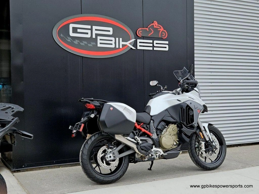 2026 Ducati Multistrada V4 S Travel & Radar Arctic White