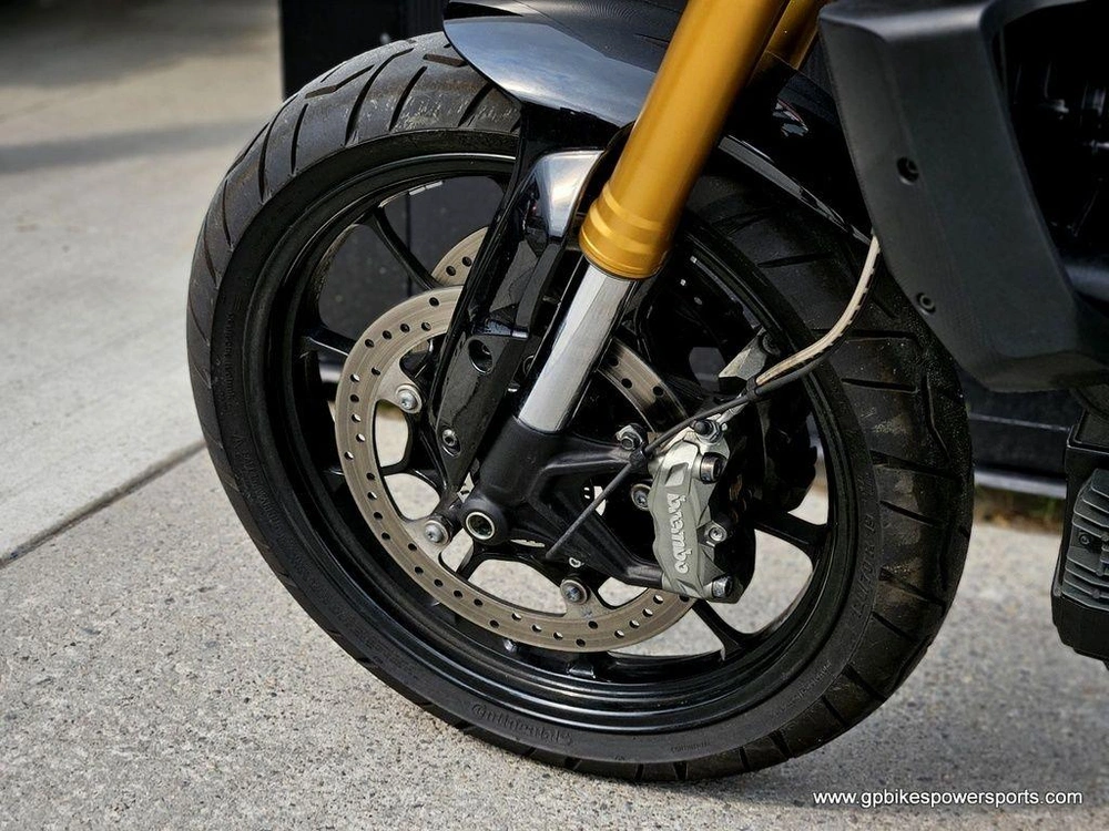 2019 Indian Motorcycle Ftr™ 1200 S Titanium Metallic Over Thunder Black Pearl