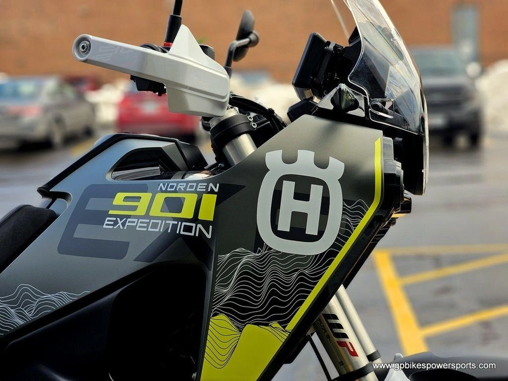 2025 Husqvarna Norden 901 Expedition